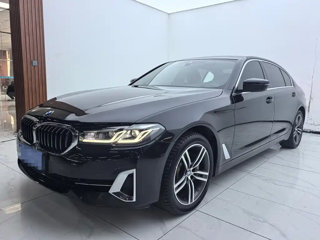 BMW 5 Series 2022 — фото 1