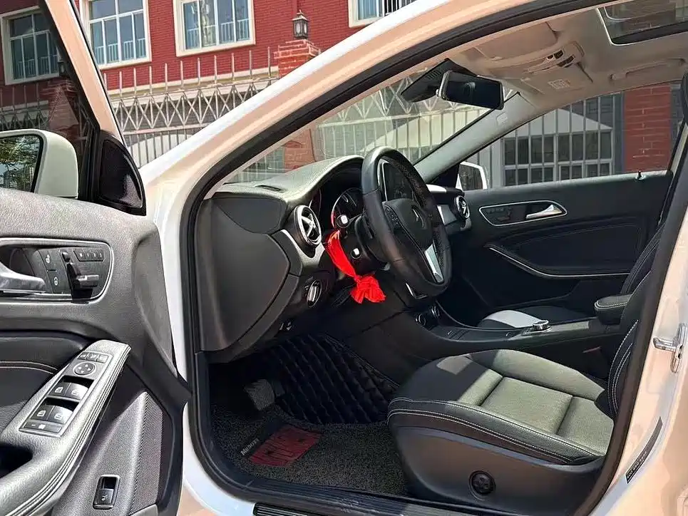 Mercedes-Benz GLA 2016