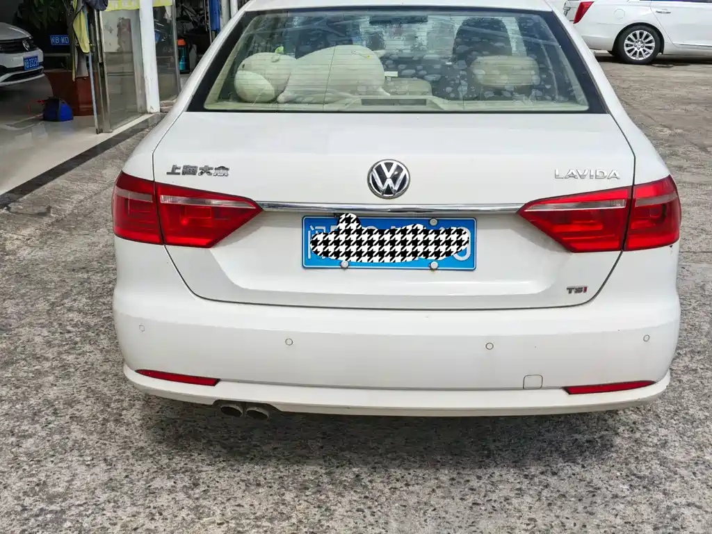 Volkswagen Lavida 2015