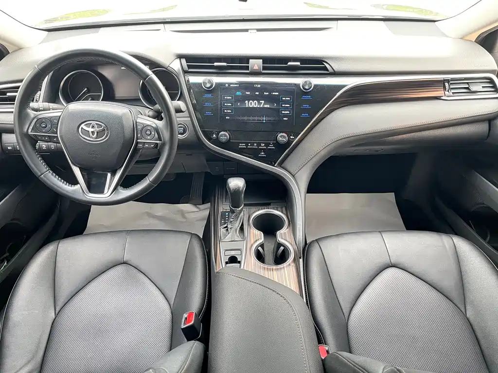 Toyota Camry 2021 — фото 7
