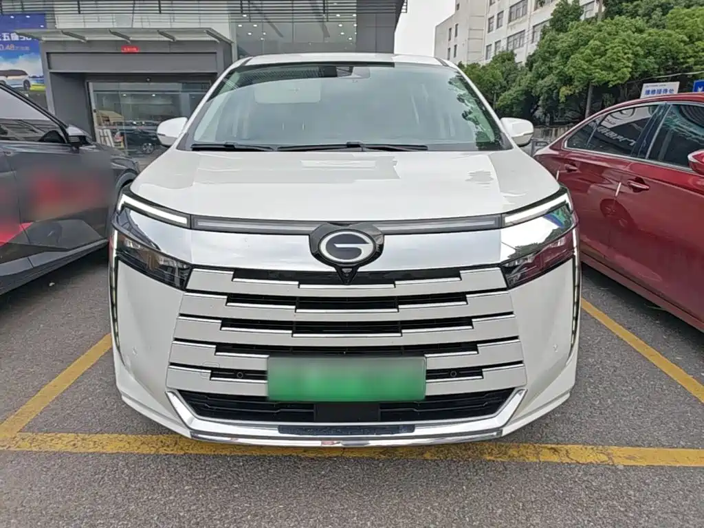 GAC Motor E8 PHEV 2024 — фото 3