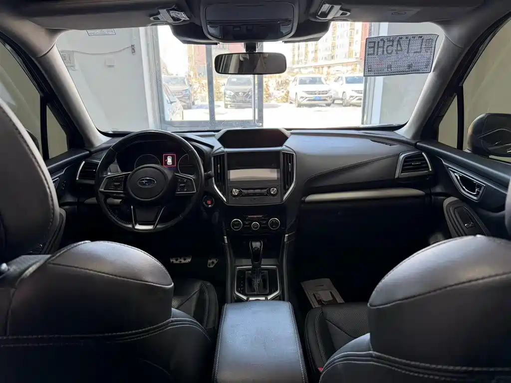 Subaru Forester 2022 — фото 13
