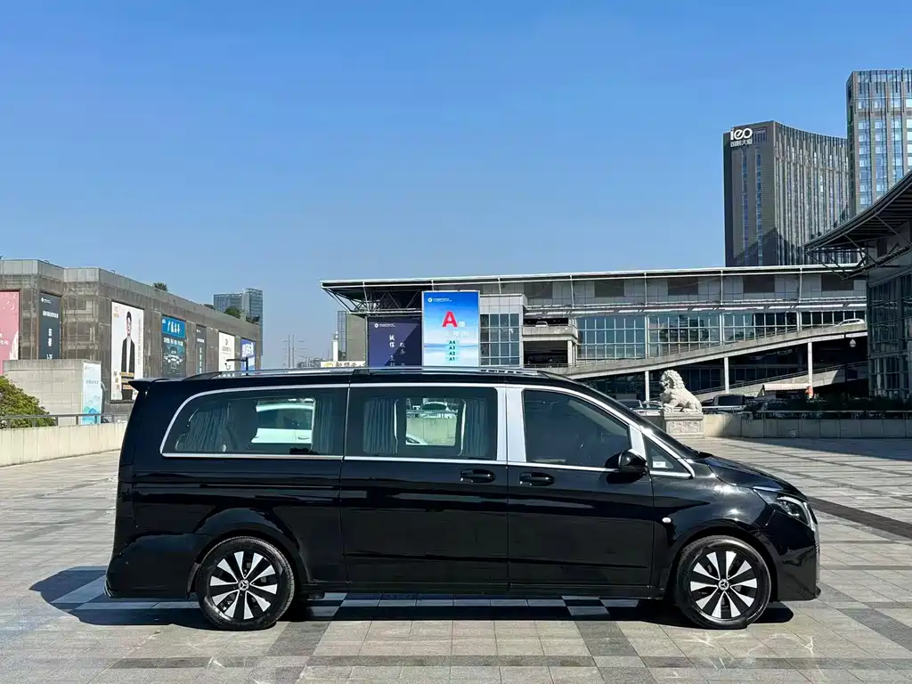 Mercedes-Benz Vito 2023 — фото 5