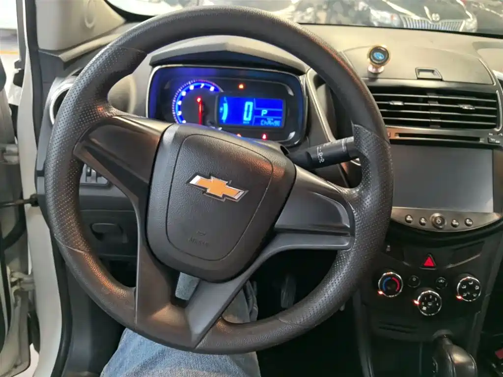 Chevrolet Trax 2015 — фото 11
