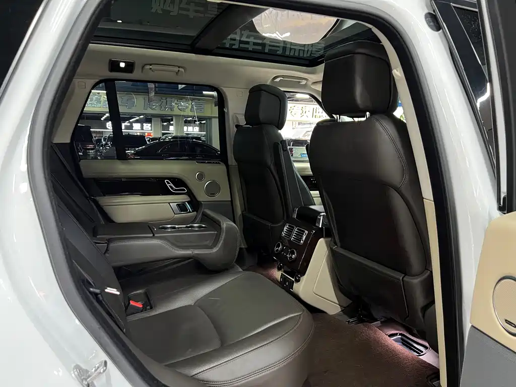 Land Rover Range Rover 2021 — фото 10