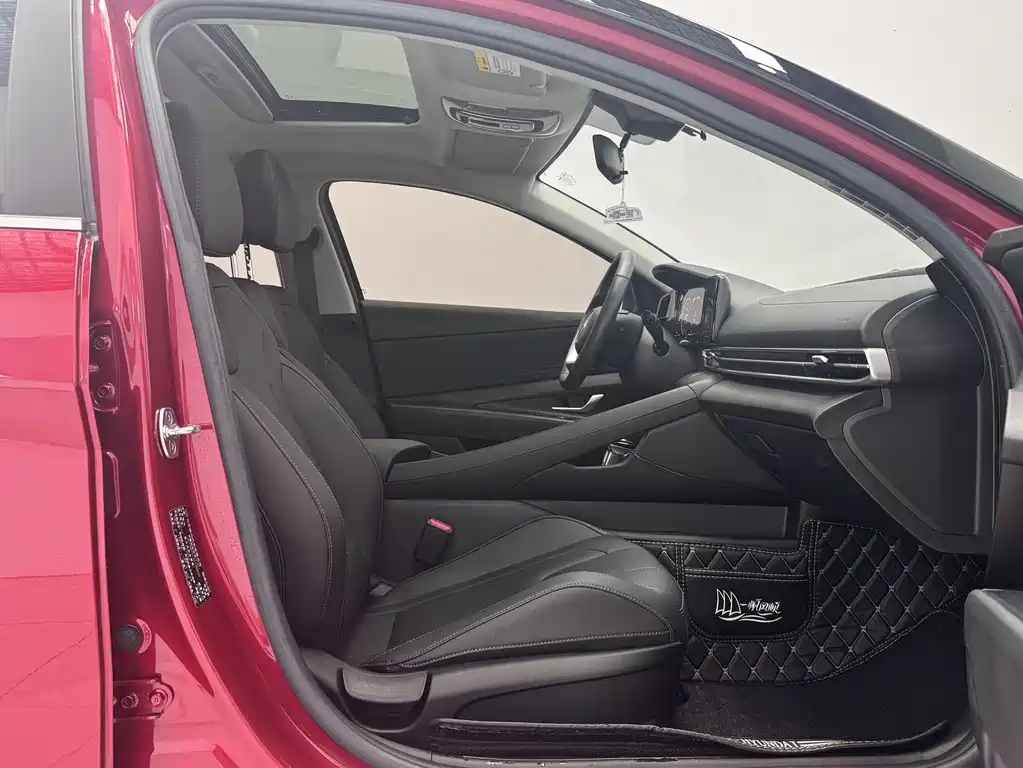 Hyundai Elantra 2022 — фото 13