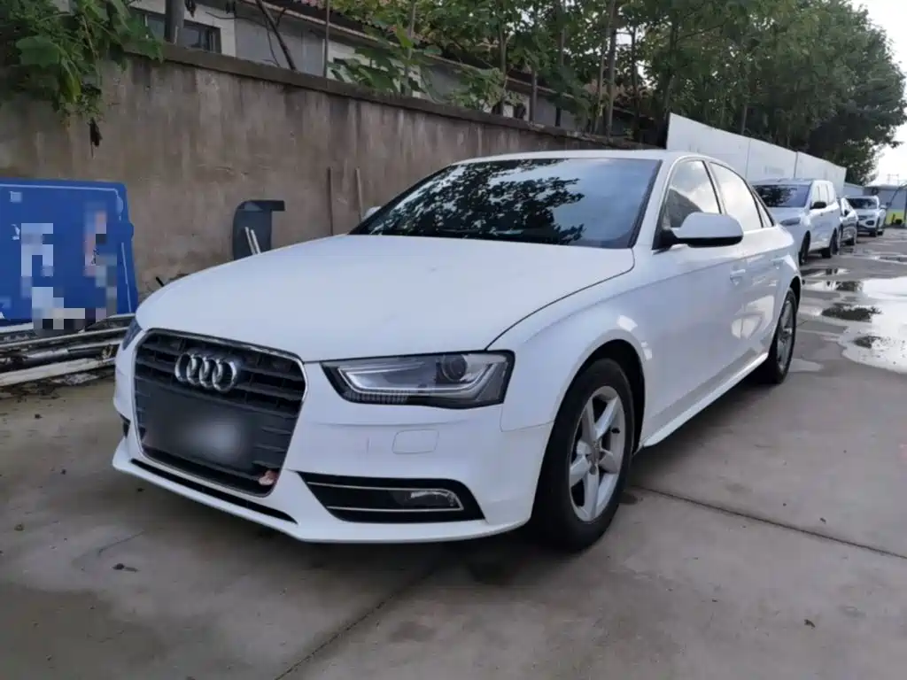 Audi A4L 2015
