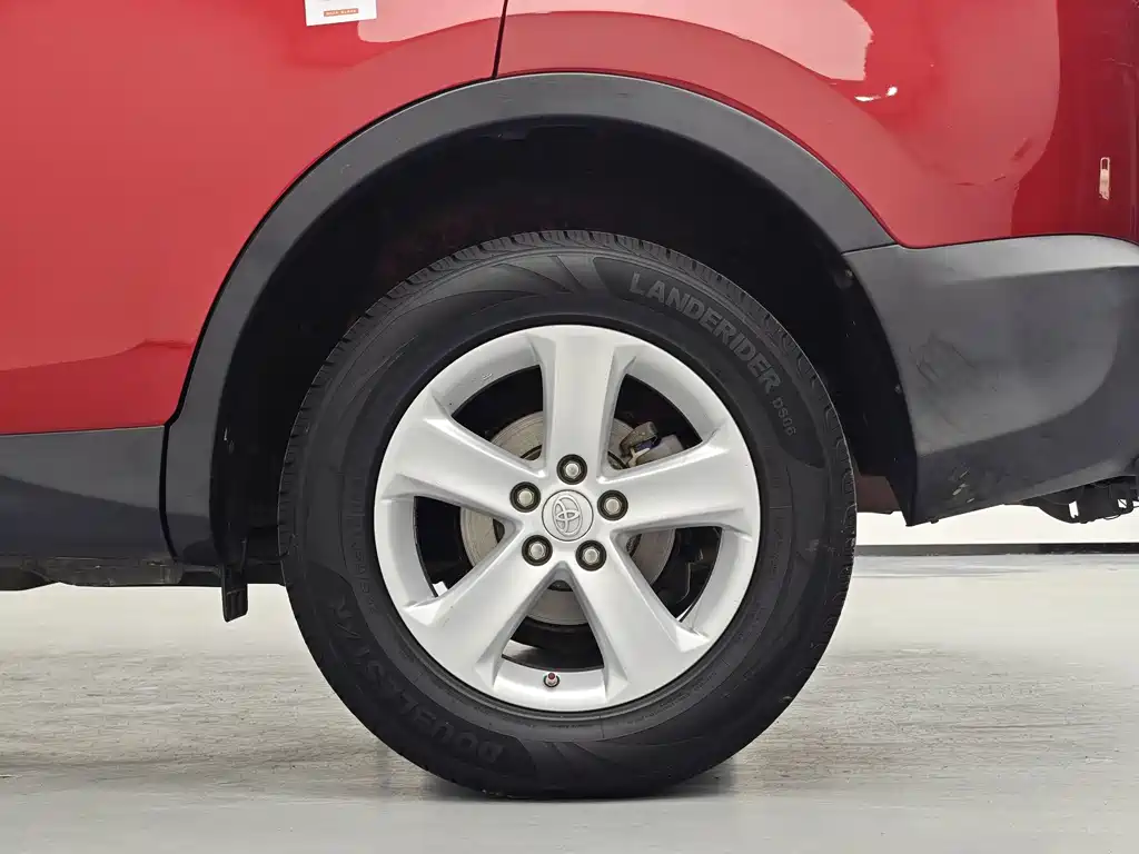 Toyota RAV4 2014 — фото 12