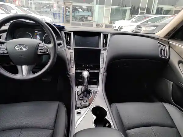 Infiniti Q50L 2016