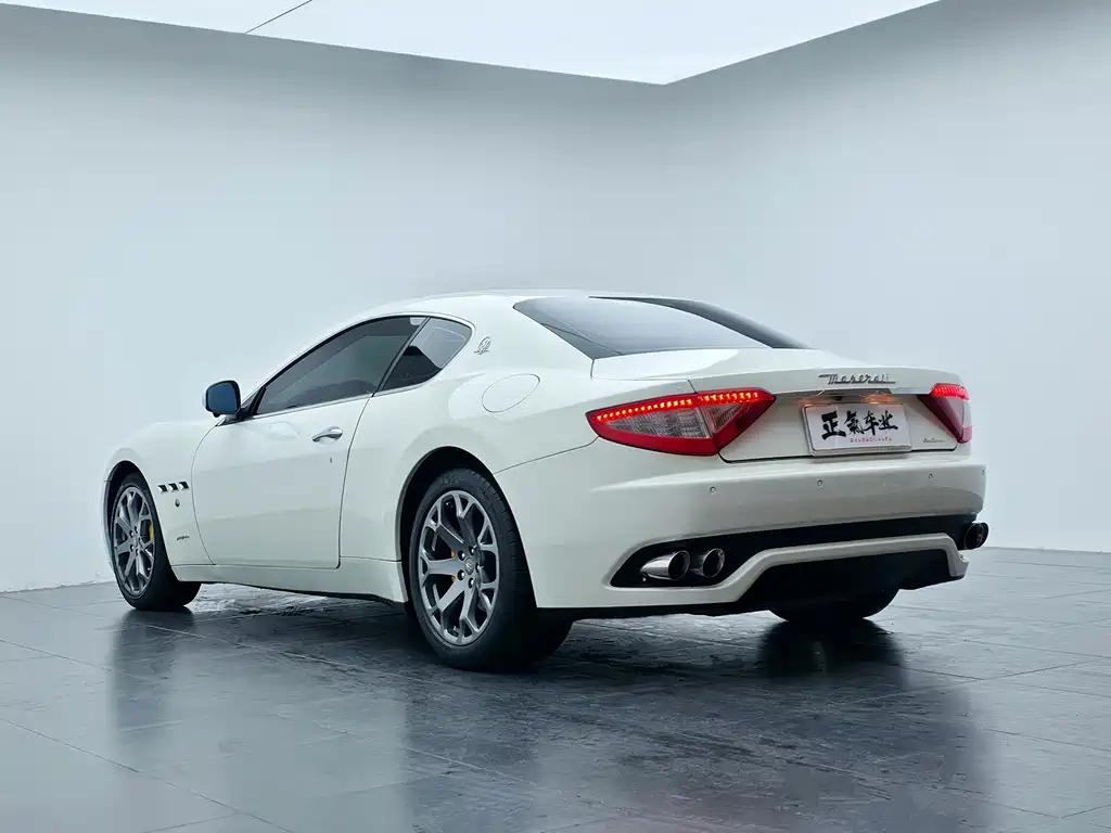 Maserati Granturismo 2014 — фото 7