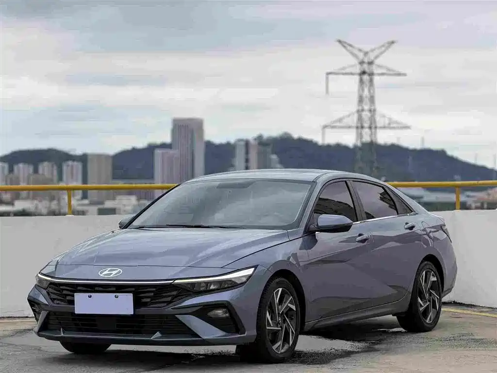 Hyundai Elantra 2024