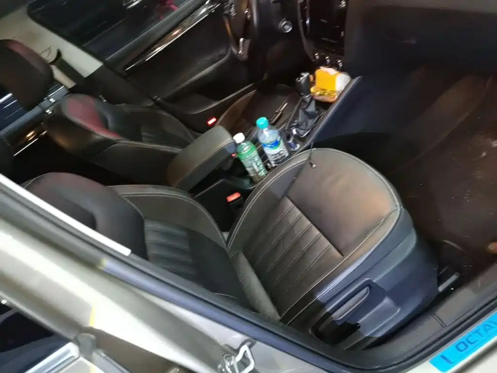 Skoda Octavia 2018 — фото 25