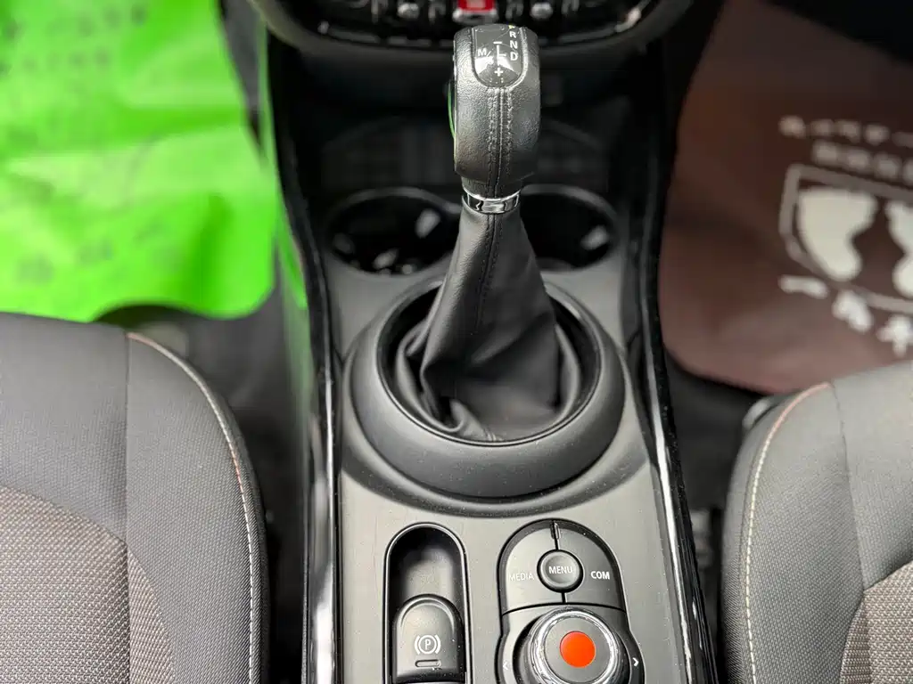 MINI Clubman 2019 — фото 13