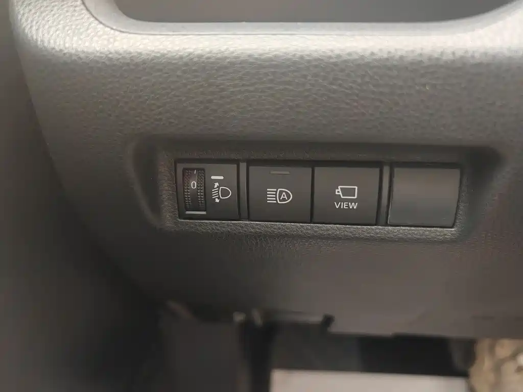 Toyota RAV4 2021 — фото 18