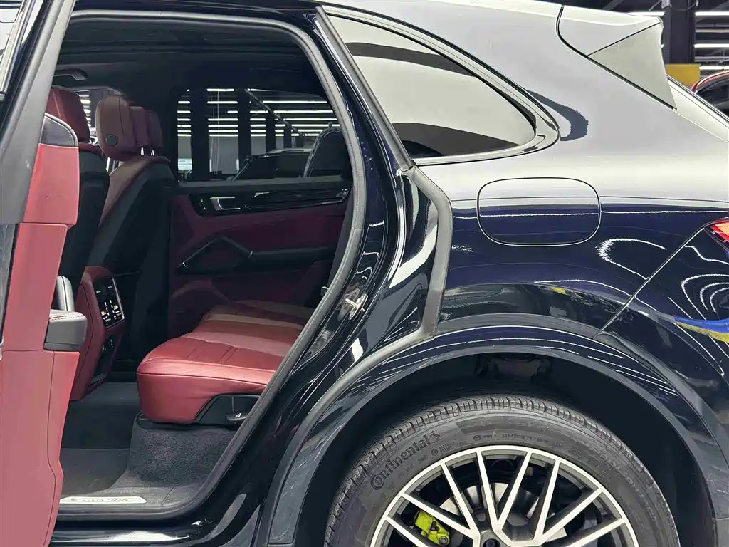 Porsche Cayenne Hybrid 2023 — фото 7
