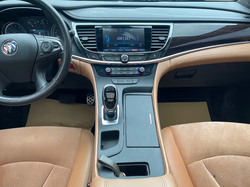 Buick LaCrosse 2017 — фото 17