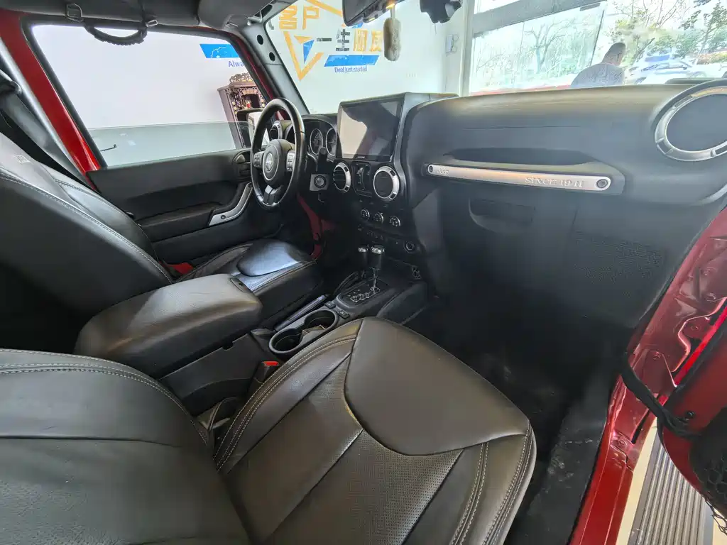 Jeep Wrangler 2017 — фото 14