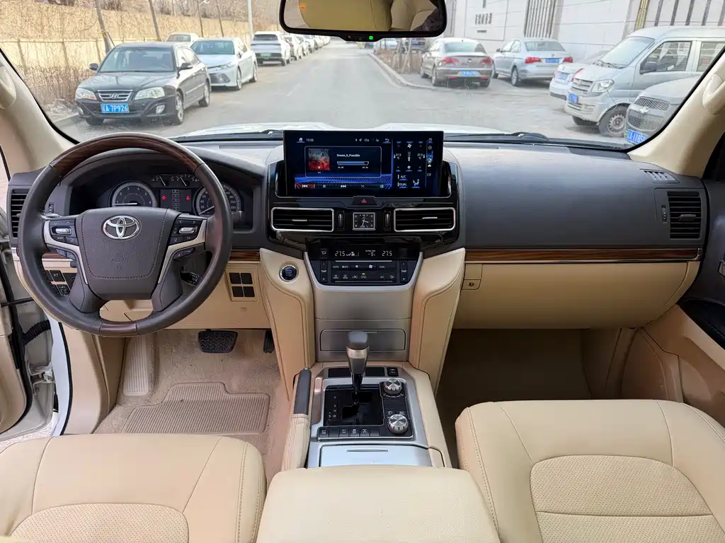 Toyota Land Cruiser 2017 — фото 7