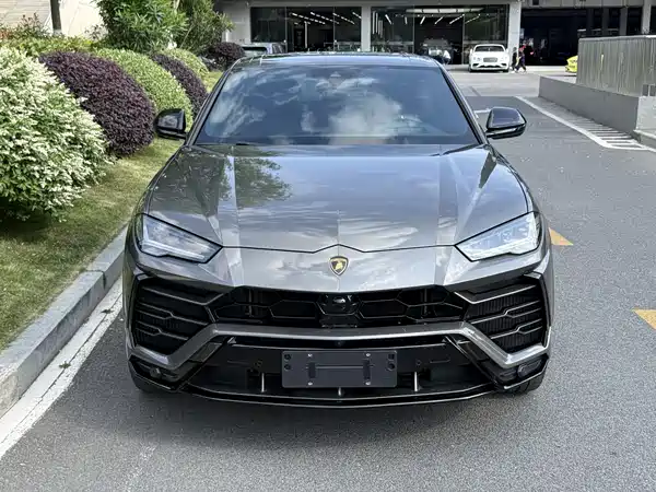 Lamborghini Urus 2021