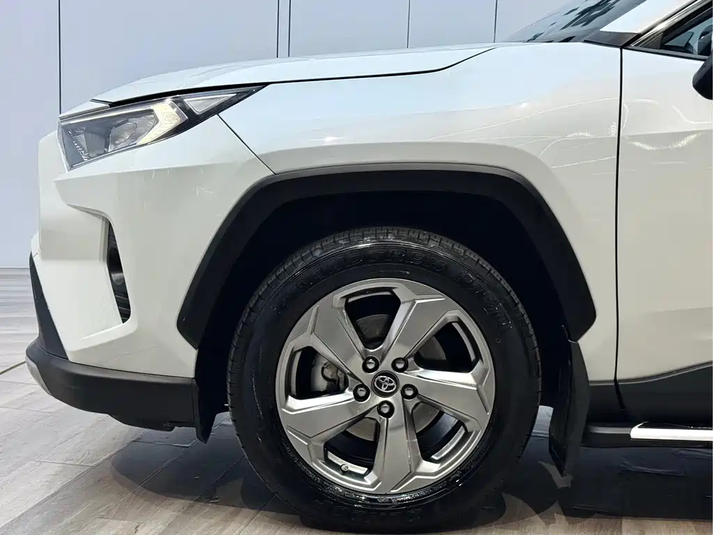 Toyota RAV4 2022 — фото 26