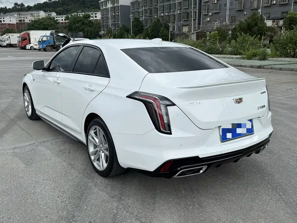 Cadillac CT4 2022 — фото 7