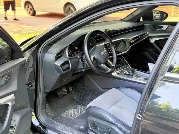 Audi A6L 2022