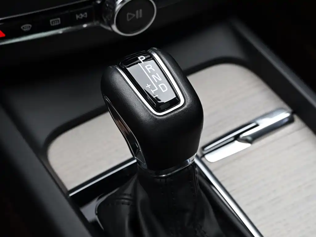 Volvo XC60 2020 — фото 19