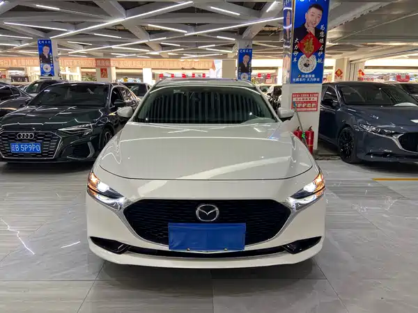 Mazda 3 Axela 2023