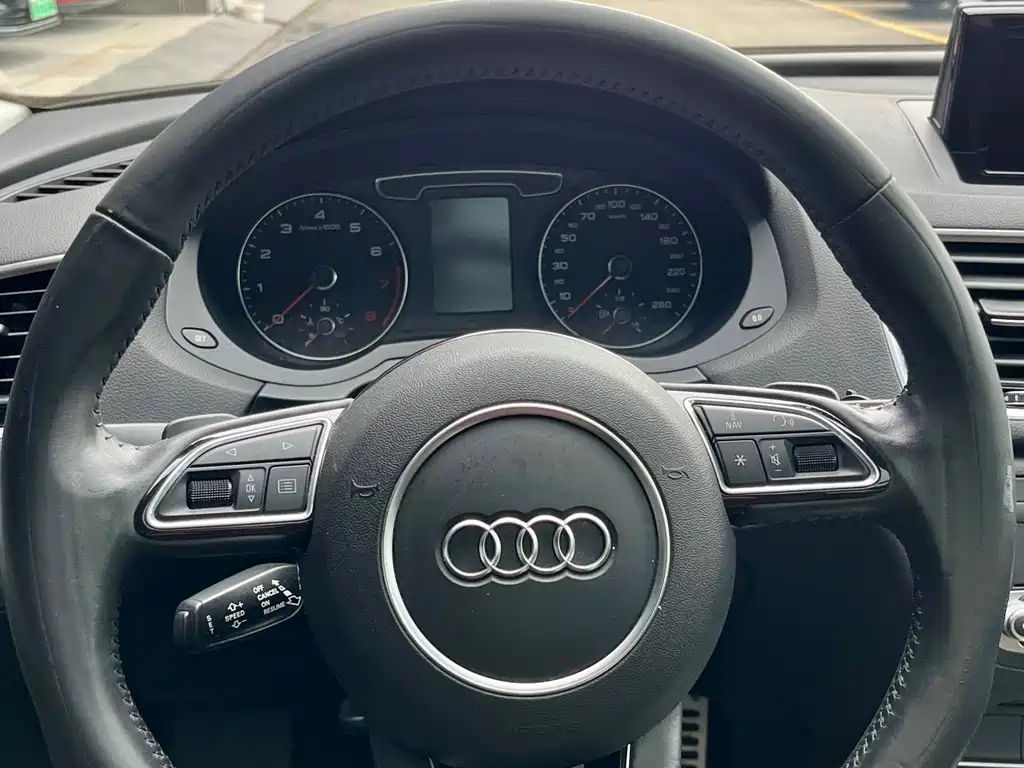 Audi Q3 2017 — фото 16