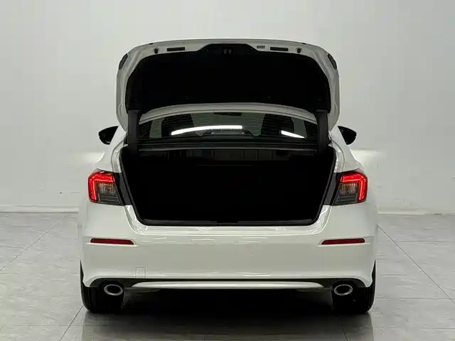 Honda Civic 2024 — фото 16