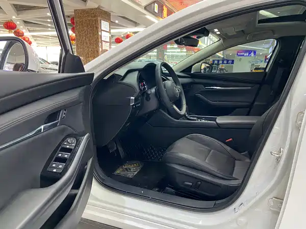 Mazda 3 Axela 2023