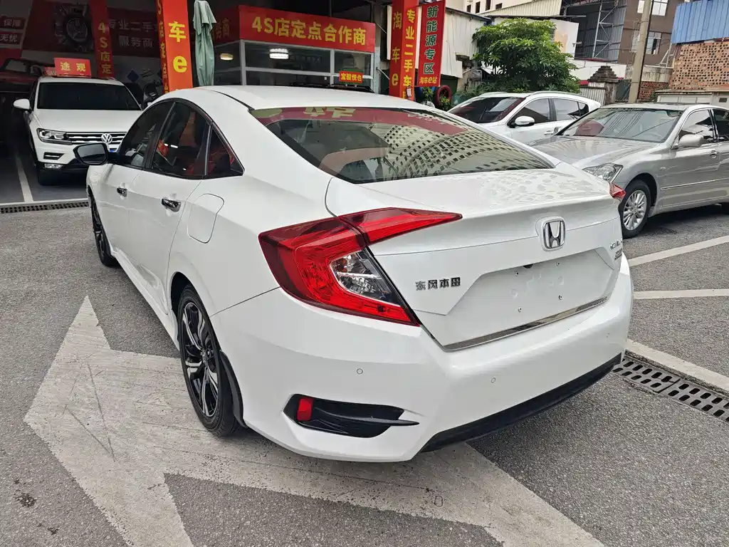 Honda Civic 2017 — фото 7