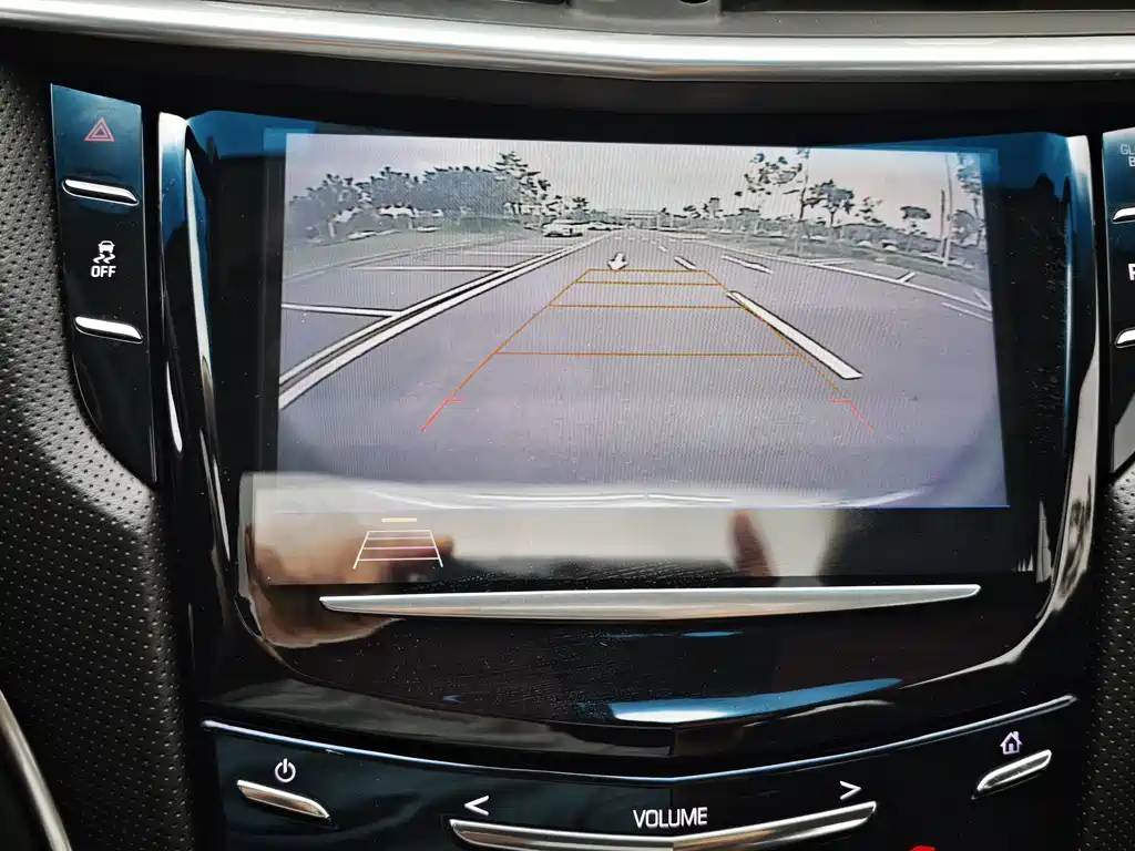 Cadillac XTS 2018 — фото 19