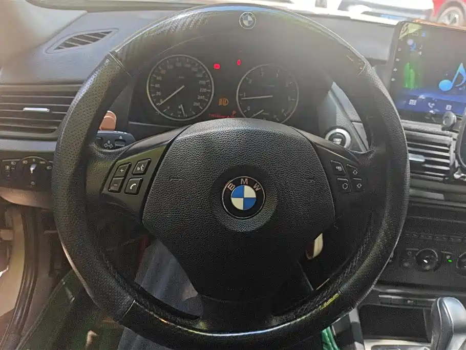 BMW X1 2012 — фото 15