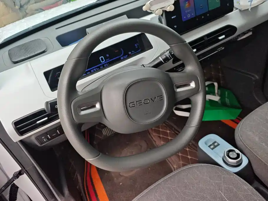 Geely Galaxy Panda 2025 — фото 15