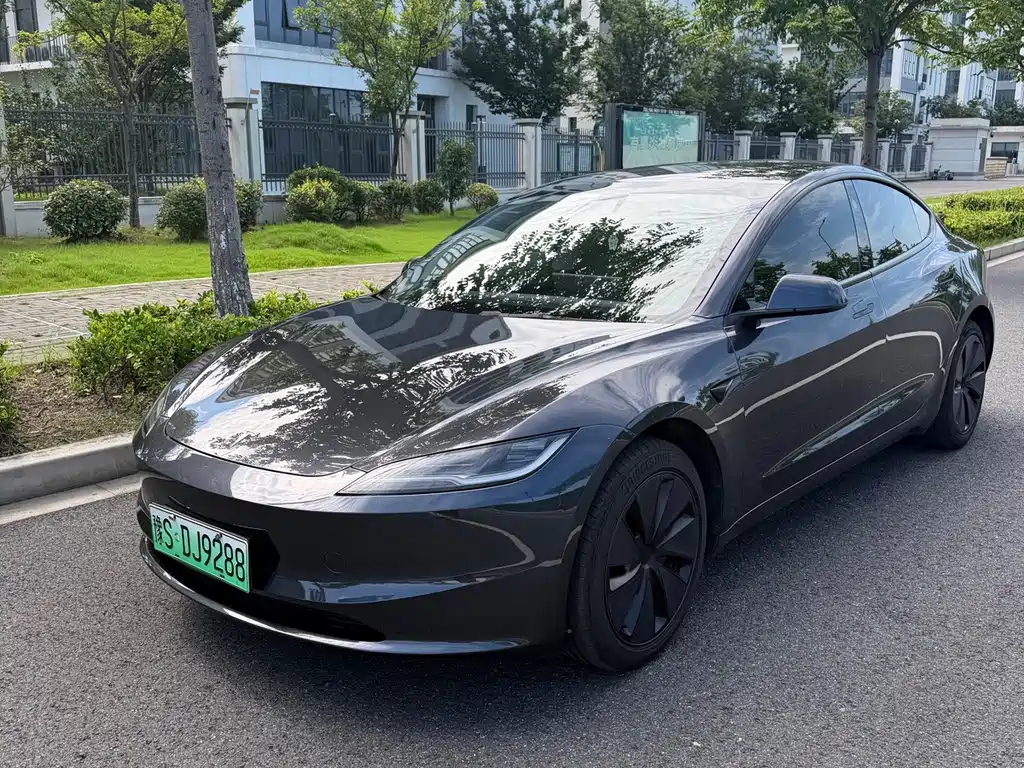 Tesla Model 3 2025 — фото 2