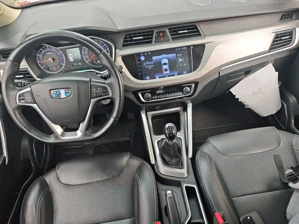 Geely Vision X3 2018 — фото 10