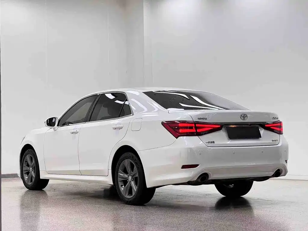 Toyota Crown 2019 — фото 27