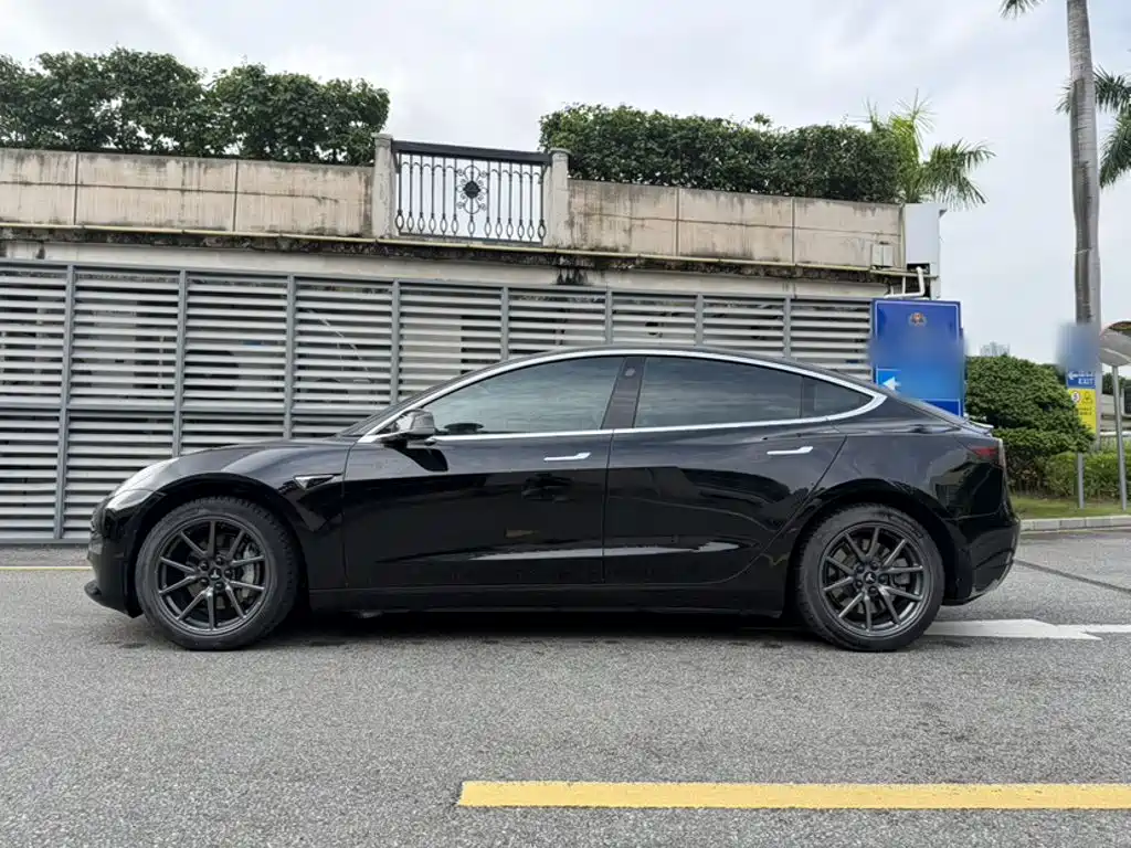 Tesla Model 3 2019 — фото 16