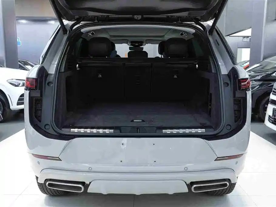 Land Rover Sport 2025 — фото 19