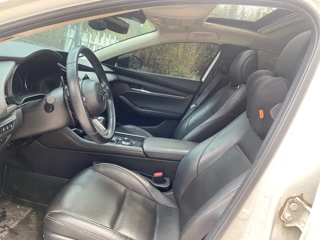 Mazda 3 Axela 2022