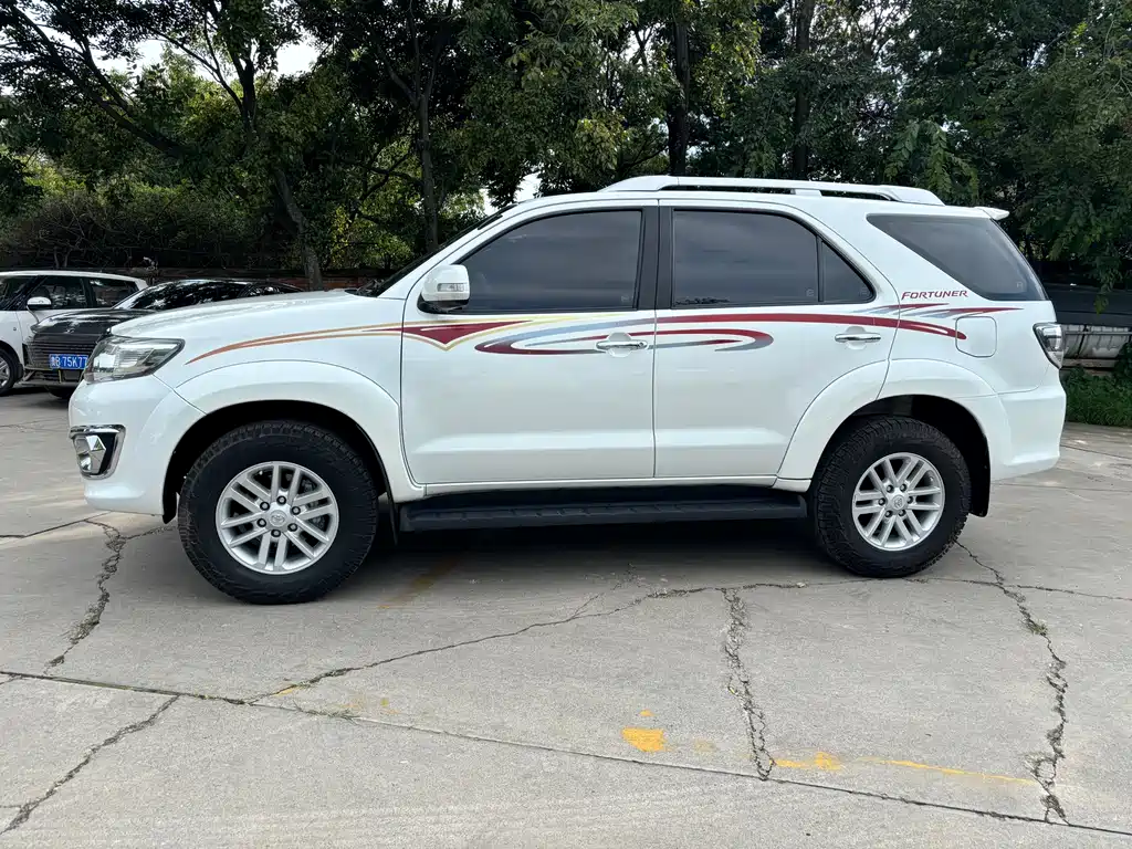 Toyota Fortuner 2014 — фото 7