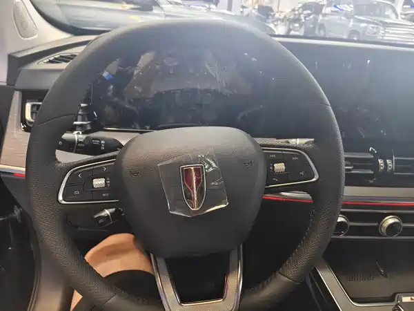 Hongqi HS5 2026