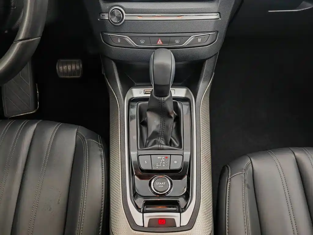 Peugeot 408 2021 — фото 13