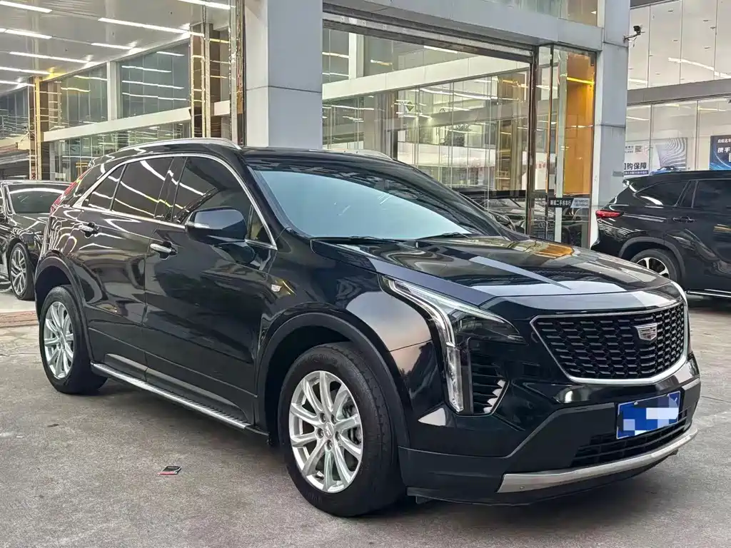 Cadillac XT4 2022 — фото 3