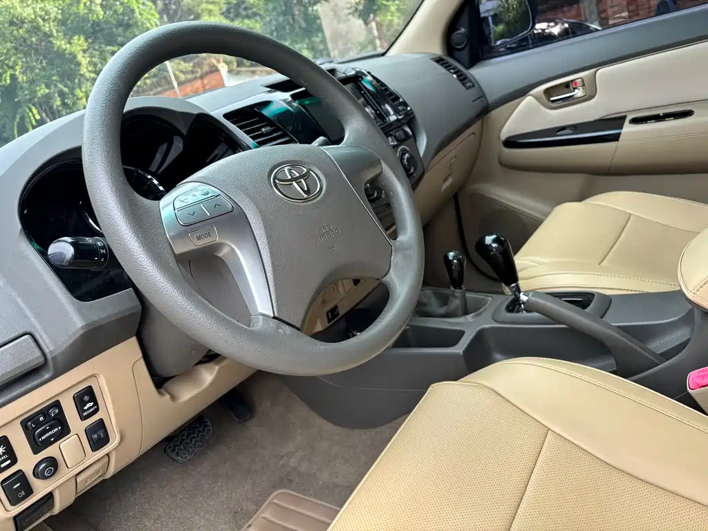Toyota Fortuner 2014 — фото 15