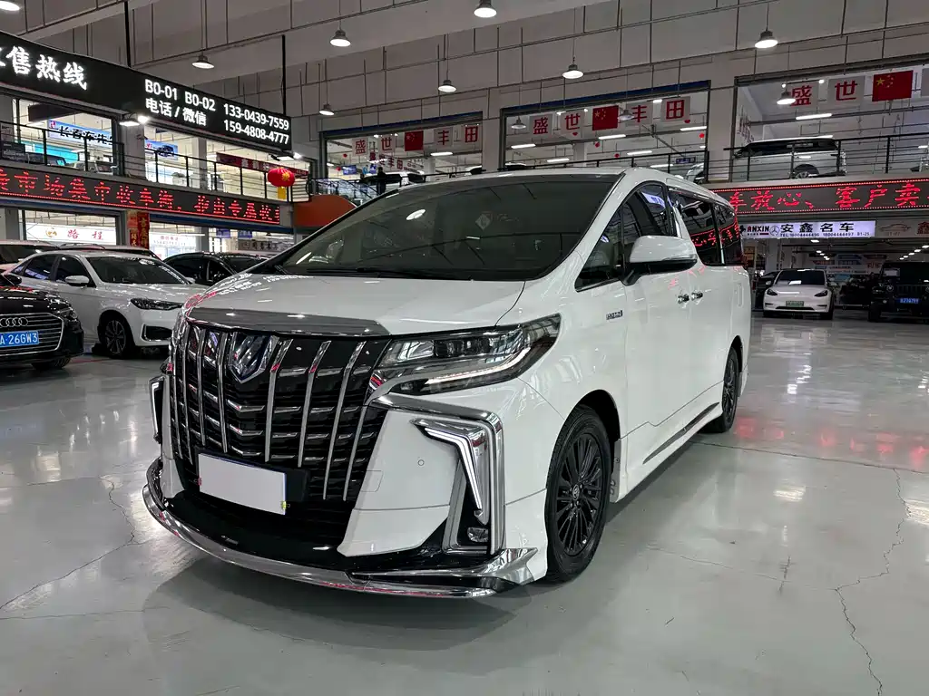 Toyota Alphard 2020 — фото 1
