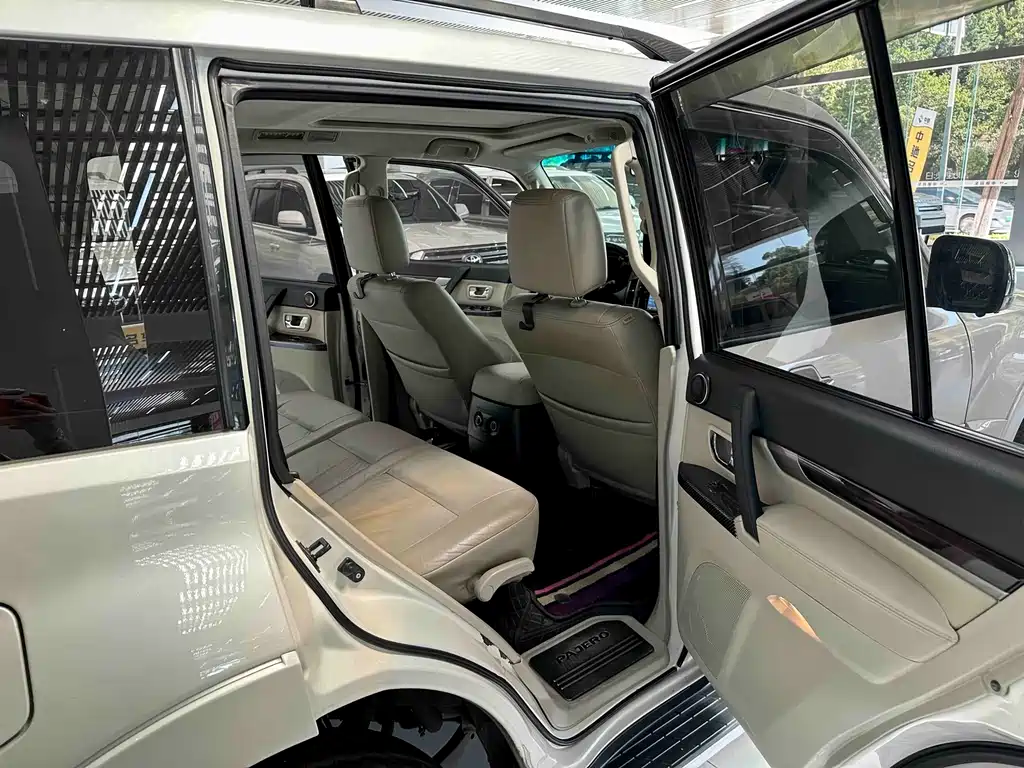 Mitsubishi Pajero 2019 — фото 12