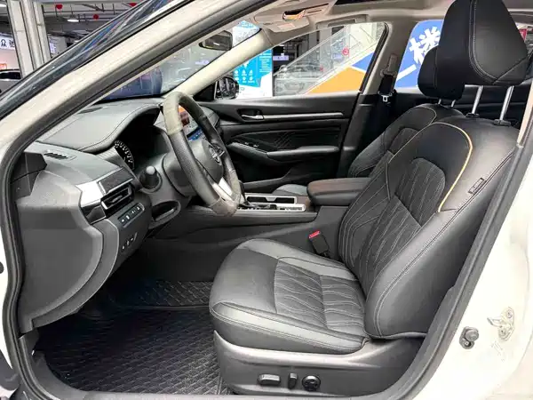 Nissan Teana 2023