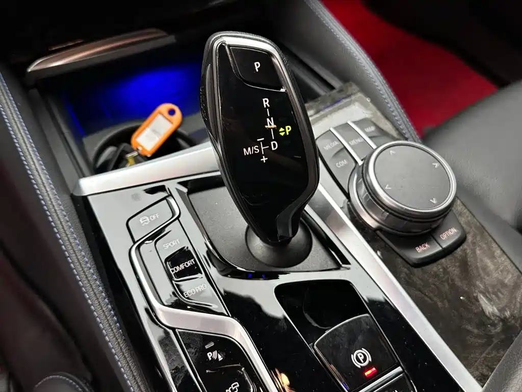 BMW 6 Series GT 2021 — фото 17